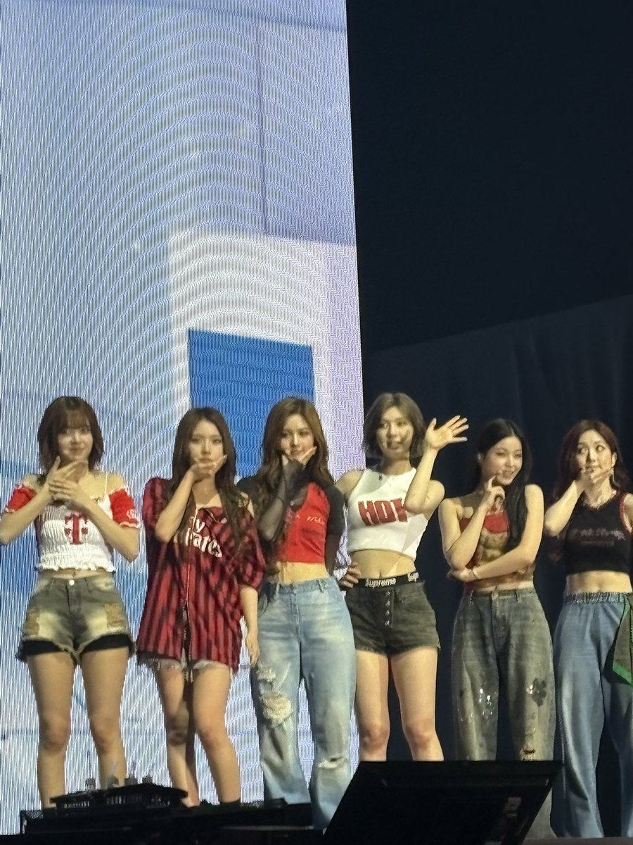 🏷Newtag

00/🚹/hyogo

NMIXX  　ソリュン　

良かったら誰か話しましょー！

♡ or ↻でお迎えに行きます!!🙏

#NMIXX #NMIXX好きな人と繋がりたい  #NSWER 　#NSWERと繋がりたい