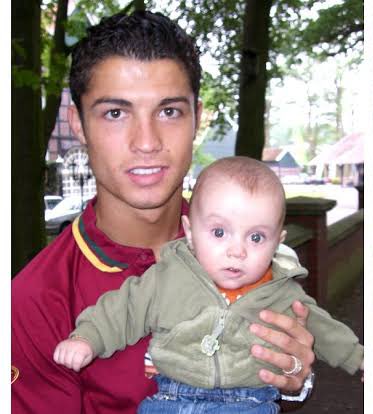 Nsukka_okpa's tweet image. Cristiano Ronaldo and 6 months old Nuno Mendes in Lisbon, Portugal. (2003).

Nuno Mendes is currently playing with his Idol. Single-handedly destroyed  Yamal Ballon D’or dreams.