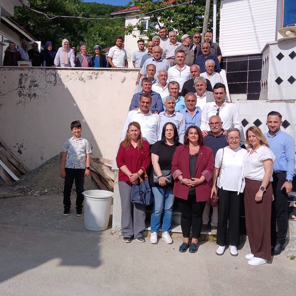 Mustafa Kemal Paşa Köyü Yardımlaşma Derneği’nin bayram etkinliğinde güzel yürekli insanlarla bir araya geldik.
Kadınlarımızla sohbet ettik, bayramlaştık, gönüllerimizi buluşturduk. 
Birlikte daha güçlü, birlikte daha güzeliz.
Dayanışma ve umut hiç eksik olmasın.