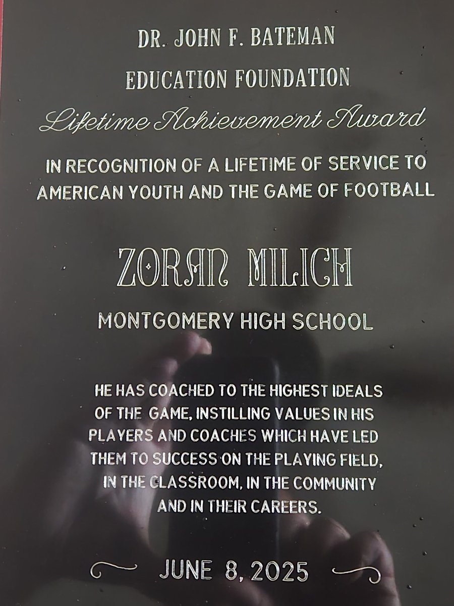 🚨 I was humbled to receive the Dr. John Bateman Lifetime Achievement Award at today's Phil Simms North/South All-Star 🏈 Classic‼️ Proud to take a picture with my player <a href="/LandenDikker/">Landen Dikker</a> and a picture with my favorite QB <a href="/PhilSimmsQB/">Phil Simms</a>‼️ <a href="/PrincipalPino/">Heather Pino-Beattie</a> <a href="/MHSCougarSports/">MHS Athletics</a> <a href="/seancarty9/">seancarty9</a>