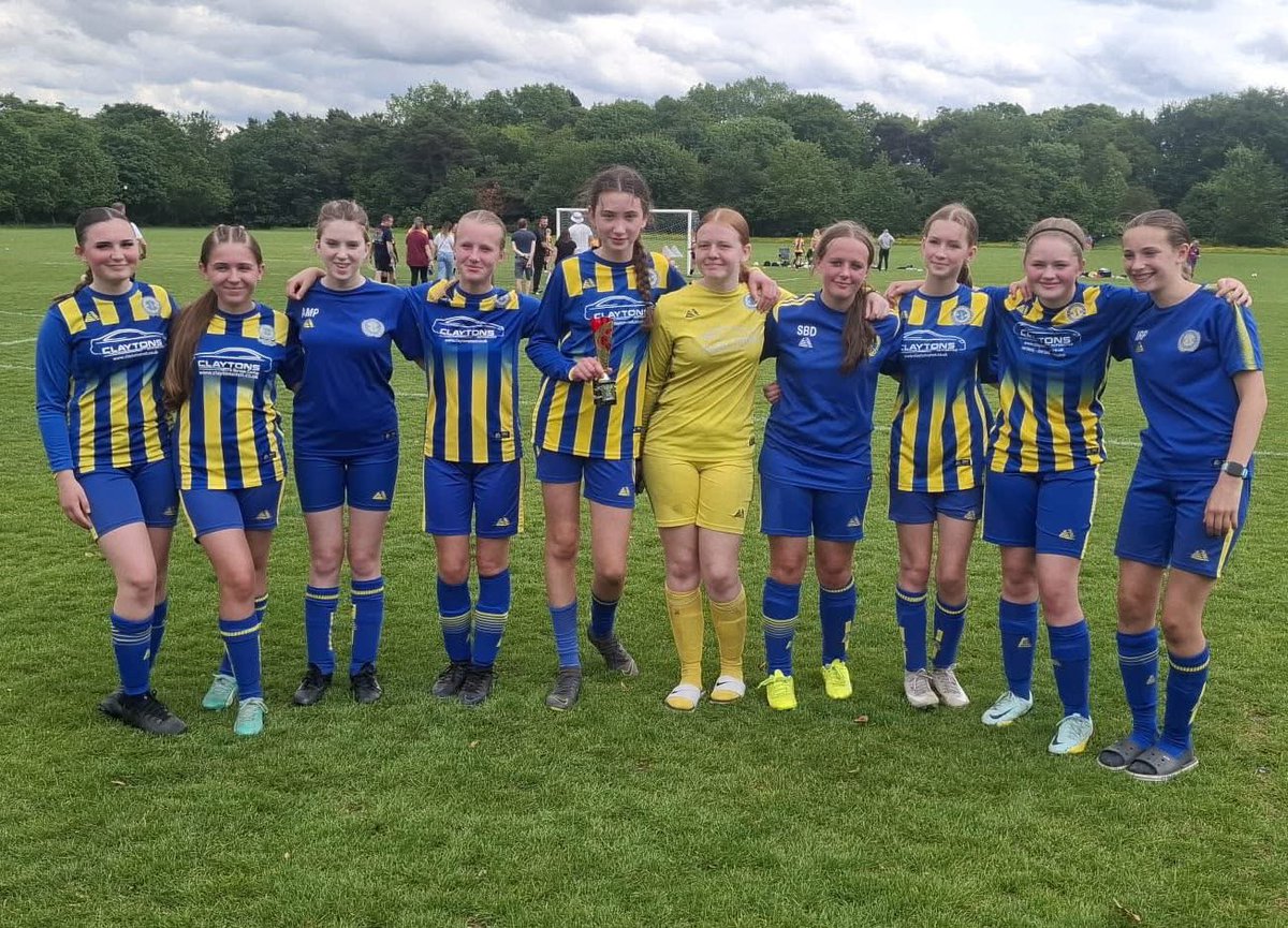 🏆 | GALA CHAMPIONS

Huge congratulations to our oldest girls age-group, the U14s, who won the Pannal Ash Gala last week! They’ve also celebrated a progressive first season back in Division 1 of the West Riding Girls League! Proudly leading the way for all our girls teams! 🙌🏼