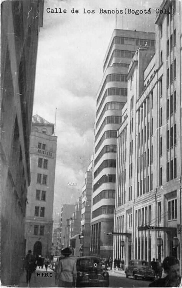 La llamada Calle de los Bancos (hoy calle 12b entre carreras séptima y octava)... Bogotà a comienzos de los 50.