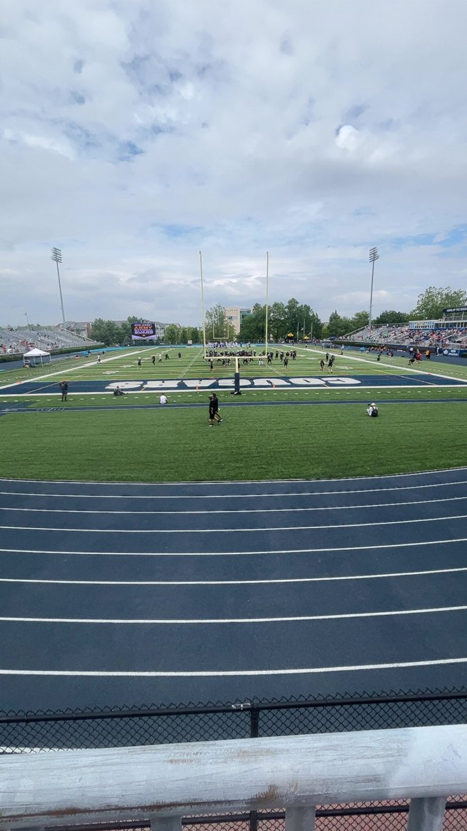 tjsantarpio8's tweet image. Thank you @CoachEvanDurand for having me up at Kean today. Had a ton of fun while also getting to learn a lot about the program.