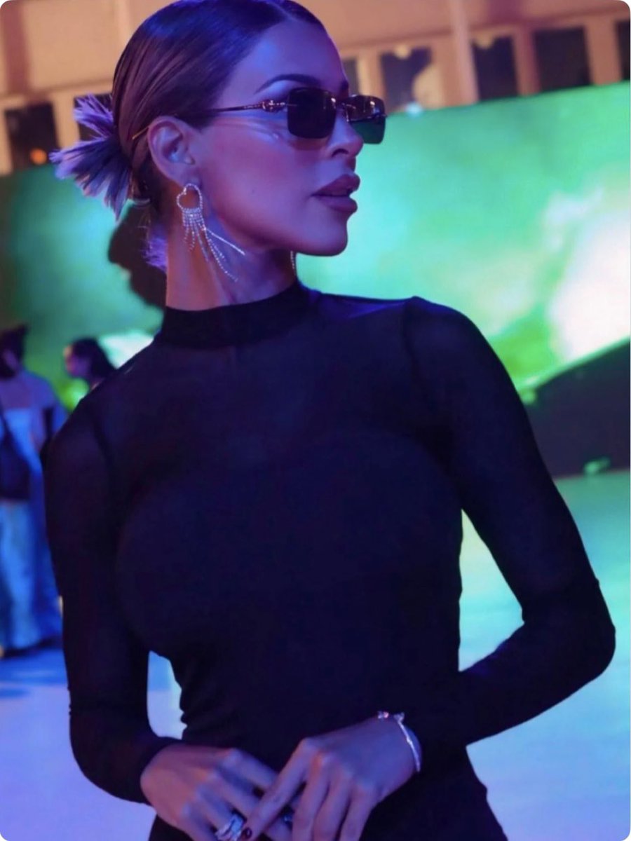 A volte basta guardarsi in giro per essere orgogliosi di se stessi🌹
Lei…non ne fanno più così💅🏻
Bebè❤️
#orianamarzoli