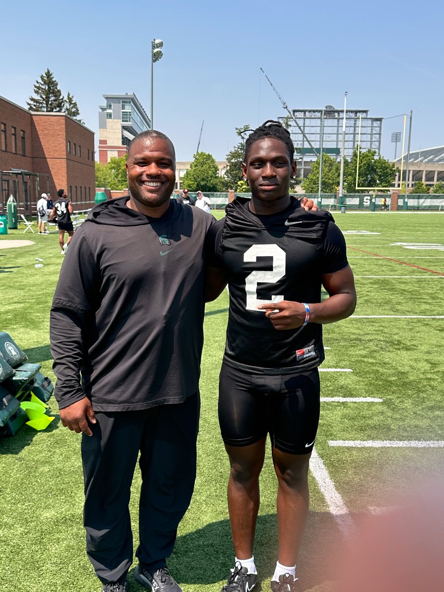 Anthonymcm5's tweet image. I had a great time being back in East Lansing, I enjoyed the camp and learned new things as well & Thank you for having me again @KbTheStable looking forward to coming up for a game!
@MSU_Football @MIexposure @AllenTrieu @StephenM_Brooks @SWiltfong_ @JimComparoni