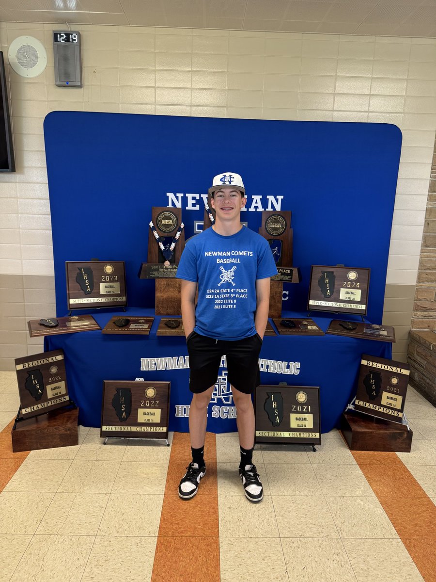 jameson27hanlon's tweet image. Chapter 1 - ✅
Thank you seniors DK, Chase, and Joe. Looking forward to @BennieBaseball and @PrepBaseballIL All State games in August. Also @NewmanFootball1 coming up!