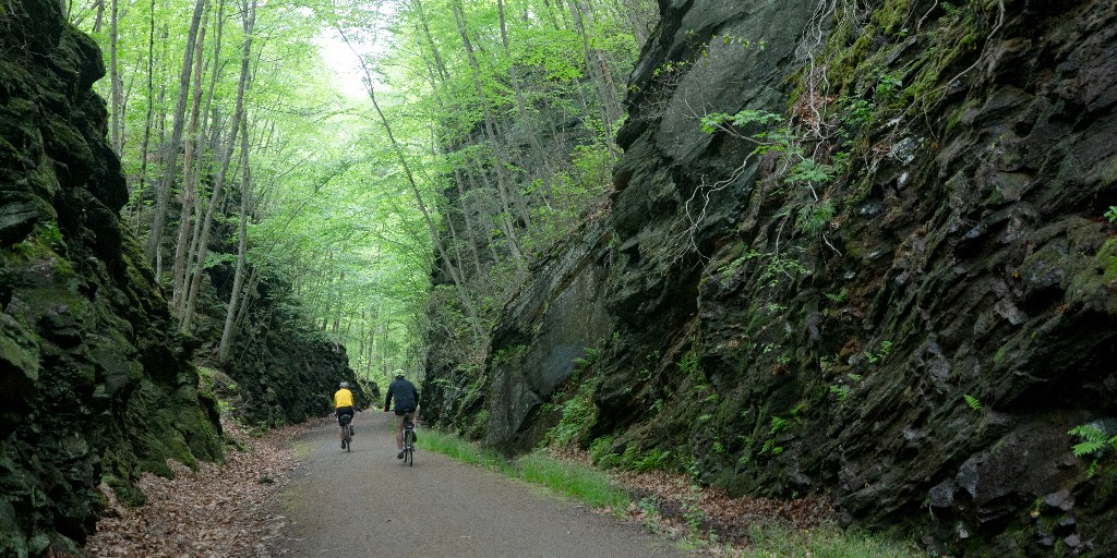 tpl_org's tweet photo. What. A. Ride. Over 100 cyclists joined TPL and @ECGreenway Alliance for the 3rd annual Ride the East: Connecticut! Riders explored up to 40 scenic miles in support of accessible trails and public lands across the region 🚲 https://t.co/uWDy0DgdW8 https://t.co/yYo9t8skw4