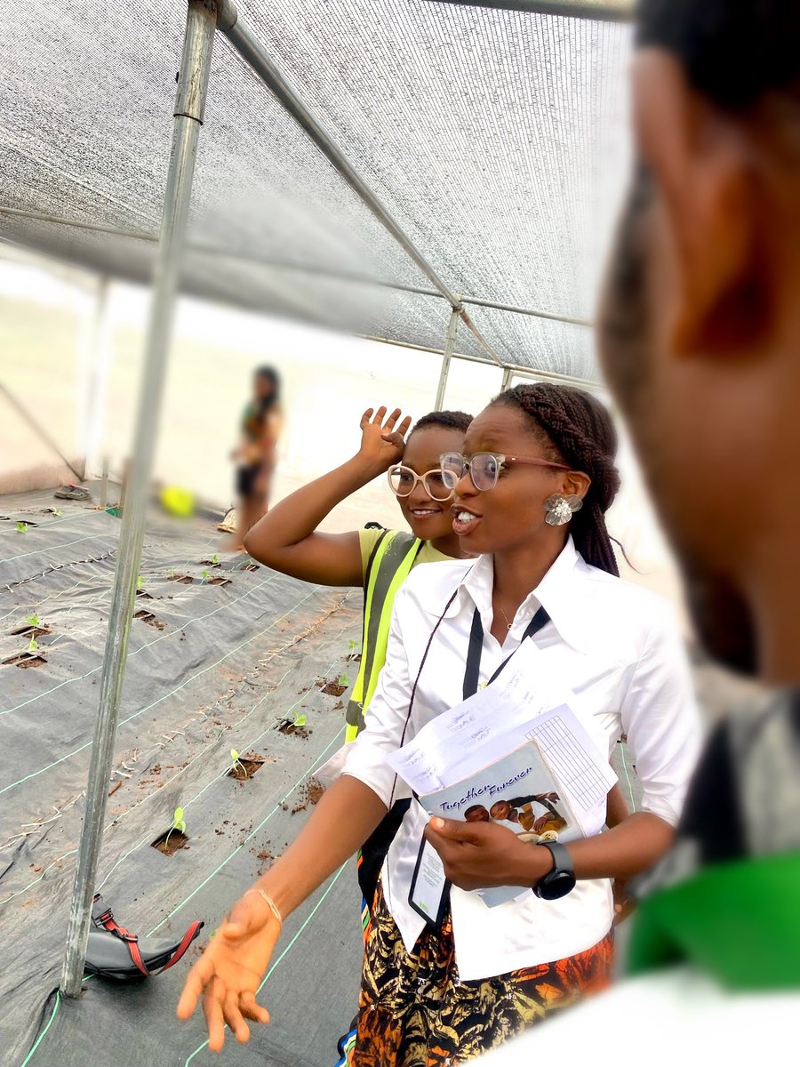 Precious_Shines's tweet photo. LAST 30 DAYS ON THE FARM AS A COHORT 10 PARTNER. 

DAY 16— A Picture Of You And Your Facilitator. 

This is another exciting one dear friends💃💃

Let me officially introduce you to my official facilitator Ms. Adekunle Adenike Oluwaseun. https://t.co/VEsYx0rB25