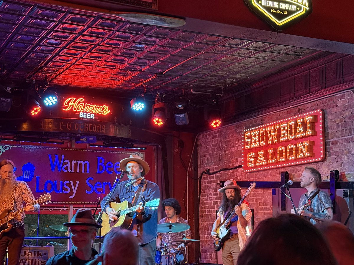 GeorgeBaker96's tweet image. Ya don’t need reminding but Never miss a Sunday show esp @Showboat_Saloon Jah bless Chicago Farmer n the Fieldnotes