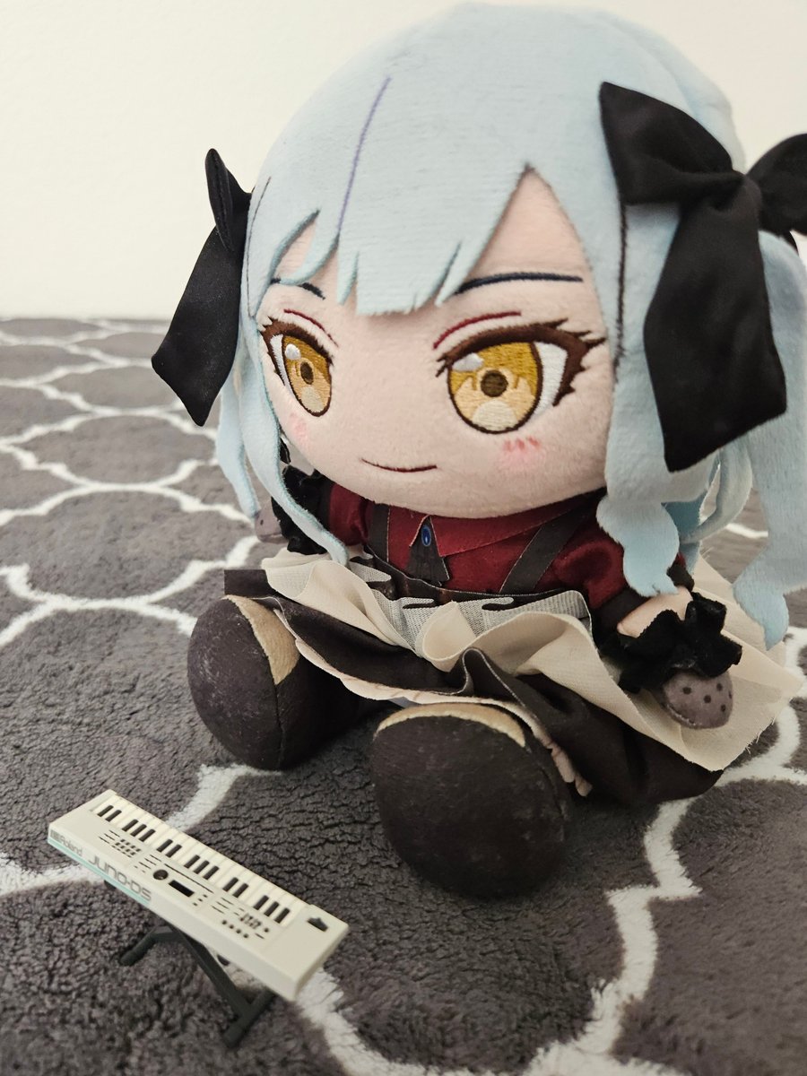 she wants to play a "little" song for you 😊