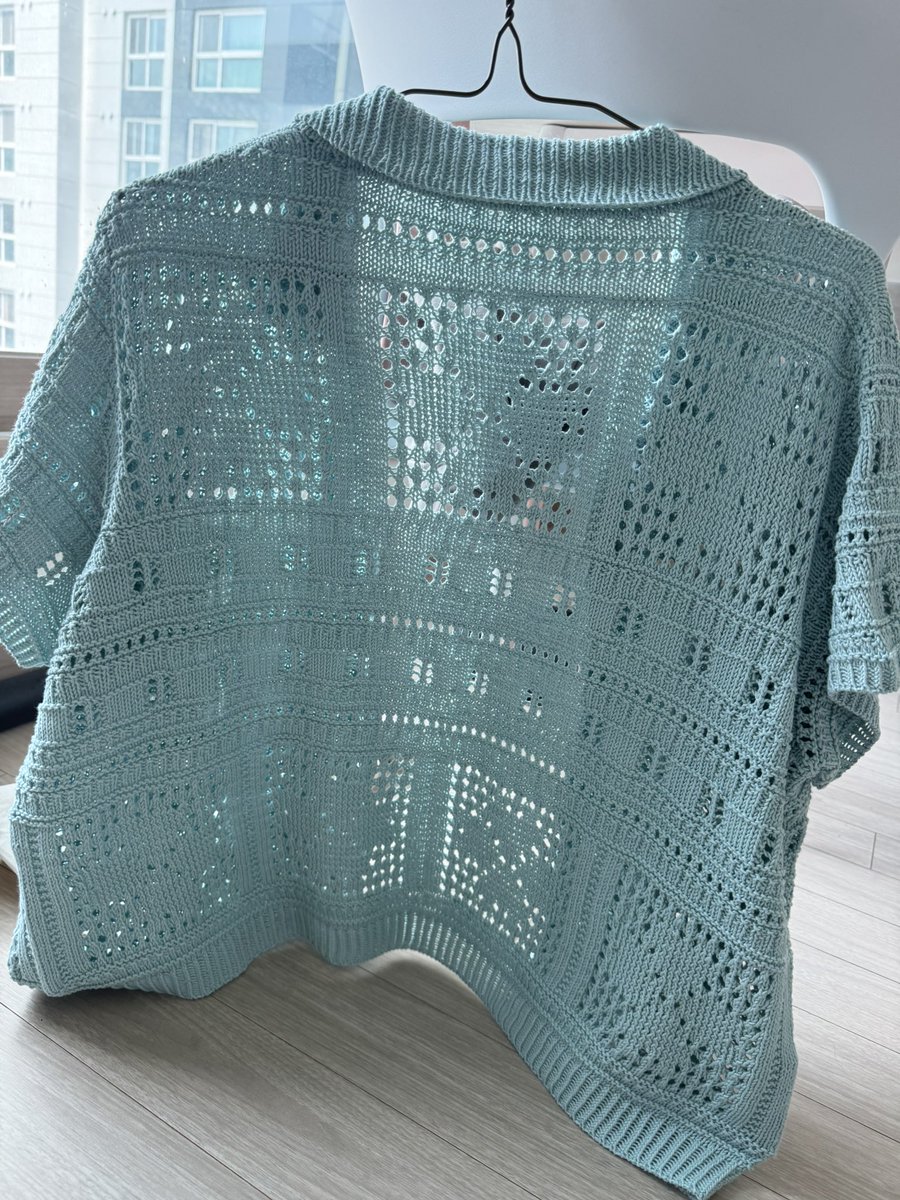 다들 내 끝내주게 아름다운 메리클로버 가디건을 봐줘요 아아아 너무 이뻐 반짝반짝 눈이부신 나의 여름 문신템이 될 예정임