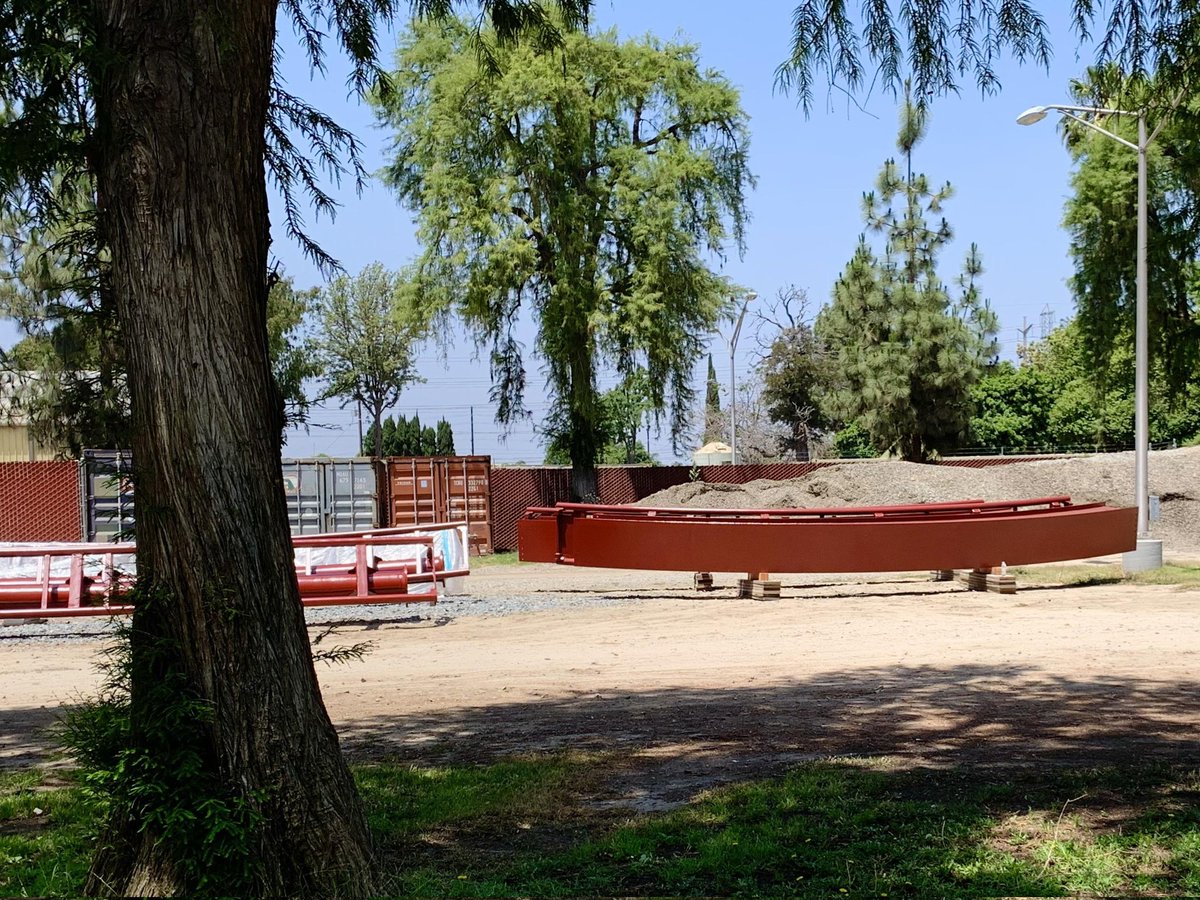 AstroTron92's tweet image. Found more pics of MonteZooma track on Reddit. Looks like more track arrived. #Knotts #RollerCoasters