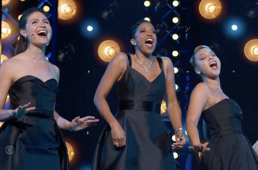 pomssum's tweet photo. THE ORIGINAL SCHUYLER SISTERS AT THE #TonyAwards YOU WILL ALWAYS BE FAMOUSSS https://t.co/MITQUKUU7c