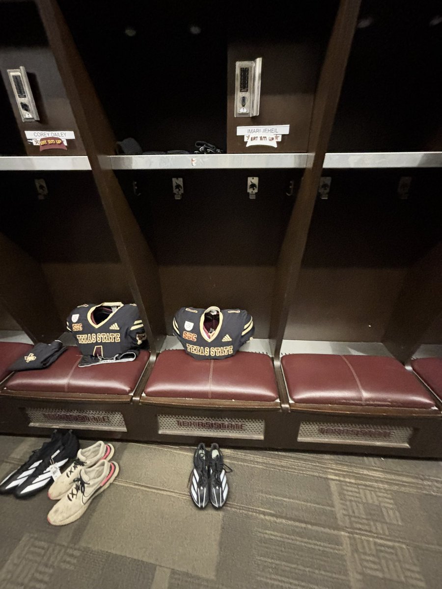 Cantguardmari_'s tweet image. Had a great time at my official visit at Texas State🐅! @TXSTATEFOOTBALL @TrustMyEyesO @CoachMart1nez #TakeBackTexas