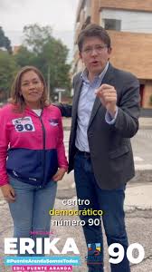 Juana de Arco (En apoyo a Petro)🇨🇴 (@juanaenllamas82) on Twitter photo Clara y evidente manipulación del arma, rompieron la cadena de custodia, cada vez queda en evidencia que la derecha puede planear un auto-atentado que inicie el trampolín político hacia la presidencia 2026.
El <a href="/CeDemocratico/">Centro Democrático</a>
Es un contubernio de criminales que sirven a narcos Clara y evidente manipulación del arma, rompieron la cadena de custodia, cada vez queda en evidencia que la derecha puede planear un auto-atentado que inicie el trampolín político hacia la presidencia 2026.
El <a href="/CeDemocratico/">Centro Democrático</a>
Es un contubernio de criminales que sirven a narcos