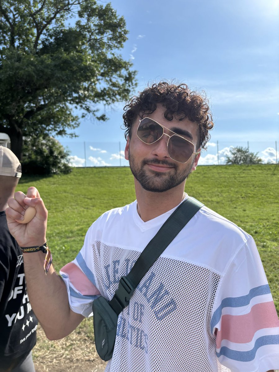 samueladamshall's tweet photo. Shoutout to @ryzwashere and #twitterlesssam for making my world pride so memorable! These gays didnโt try to kill me https://t.co/z6LF0uEIFT