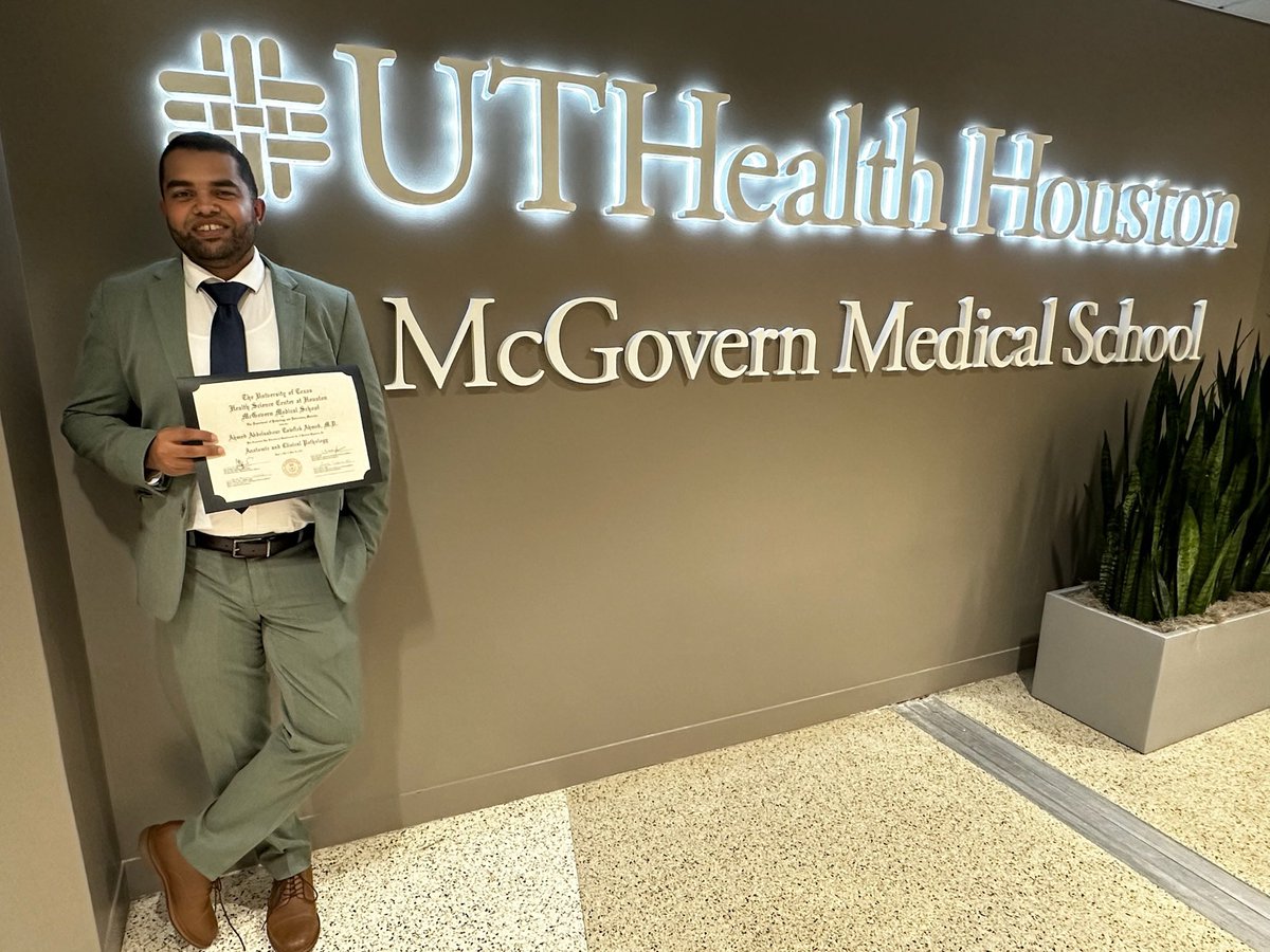 AAMDPath's tweet image. And finally graduated. Thanks to my lovely wife and great colleagues.

Many thanks to @UTHoustonPath
