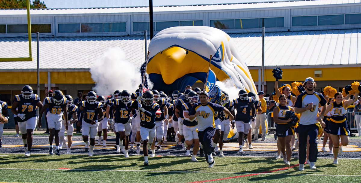 Jeremiahill1's tweet photo. After a great conversation with @DLvsEVERYBODY I’m blessed to receive my first offer from the university @ReinhardtFB ‼️
 @Adams701Art @TOTAL_ATHLETE @CoachJelks @ChadSimmons_ @iamcoachrock @SHSJagsFootball @adamgorney @Andrew_Ivins https://t.co/Opya8ehsT7