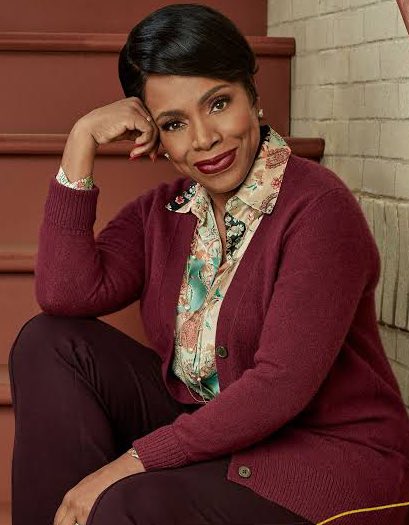 my brain is not in it today with names and when they were announcing renee elise goldsbury my brain confidently went “renee rapp”