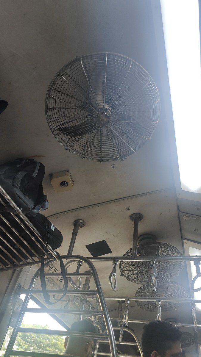 Xonuhere's tweet photo. @drmbct @WesternRly @RailwaySeva CHURCHGATE FAST FROM KANDIVALI 07:41 1ST First class towards UP side (Churchgate) Fan is not working and Mumbai is already on heat so much suffocating without fan look into this immediately https://t.co/rL30KDcMDX