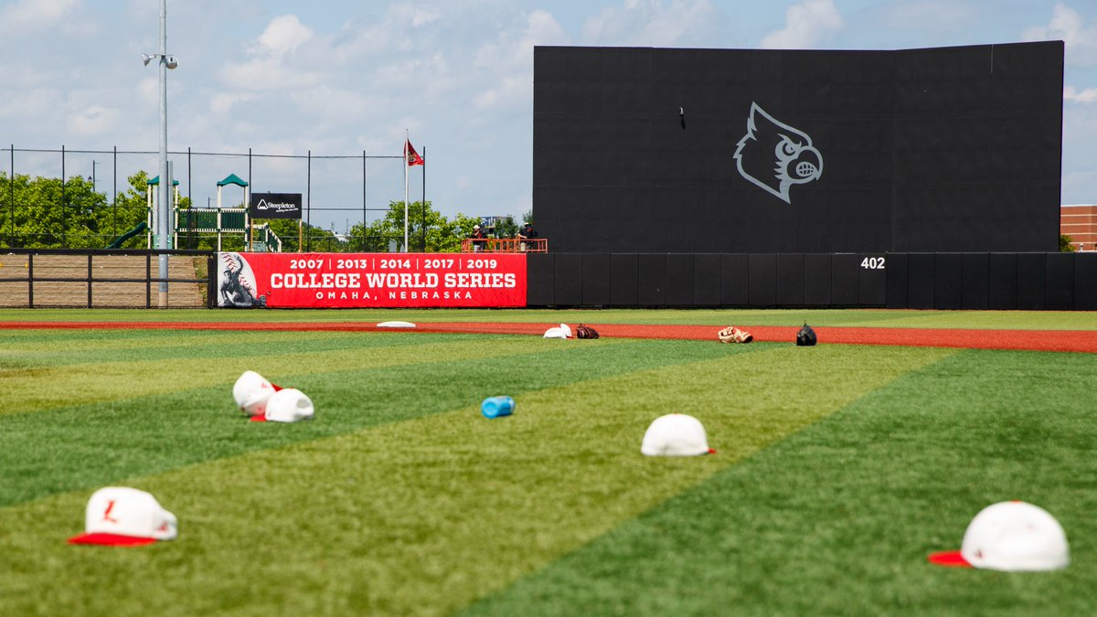 LouisvilleBSB's tweet image. The aftermath.

What a day.

#GoCards