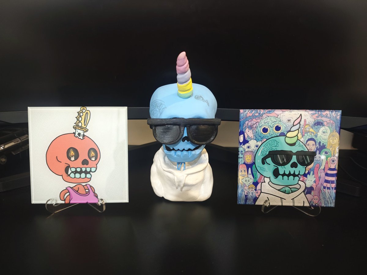 Just got back home after a trip with the family, and I got these amazing gifts from Doonies fam <a href="/_aloha_ar/">aloha</a>! So much love and fun being a <a href="/LosDoonies/">Doonies ☠︎</a> holder.

My journey with the Doonies so far:

* Missed the mint, joined 2 days late, but still managed to sweep a lot of dope ones