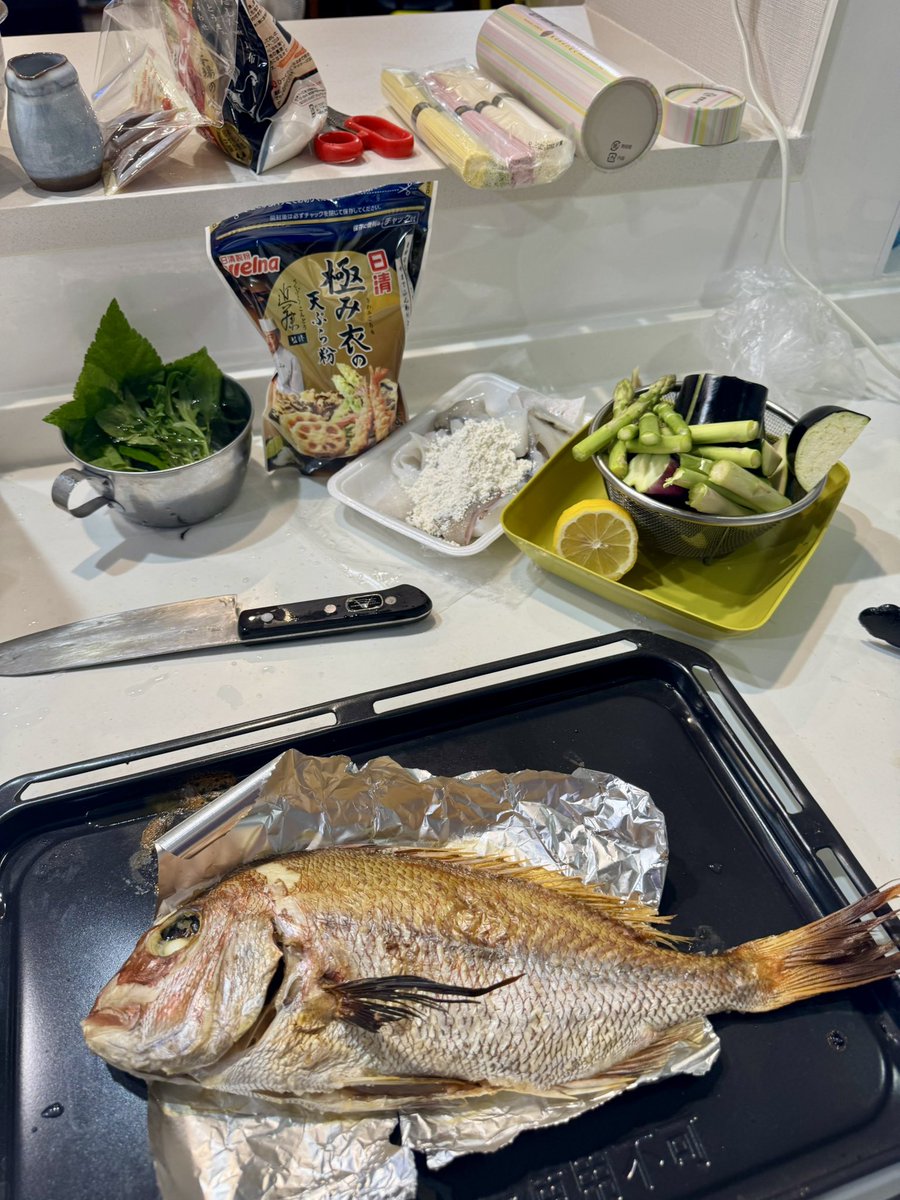 dashi_tsukkomi's tweet photo. 淡路の海の幸、雲丹、ハリイカ、キスが届きました。天ぷら、ムニエル、初夏の晩餐！鯛めしもだしの奥深さがたまりません✨　 #食文化　#鯛めし #tempra #天ぷら https://t.co/M0LClOvKlx