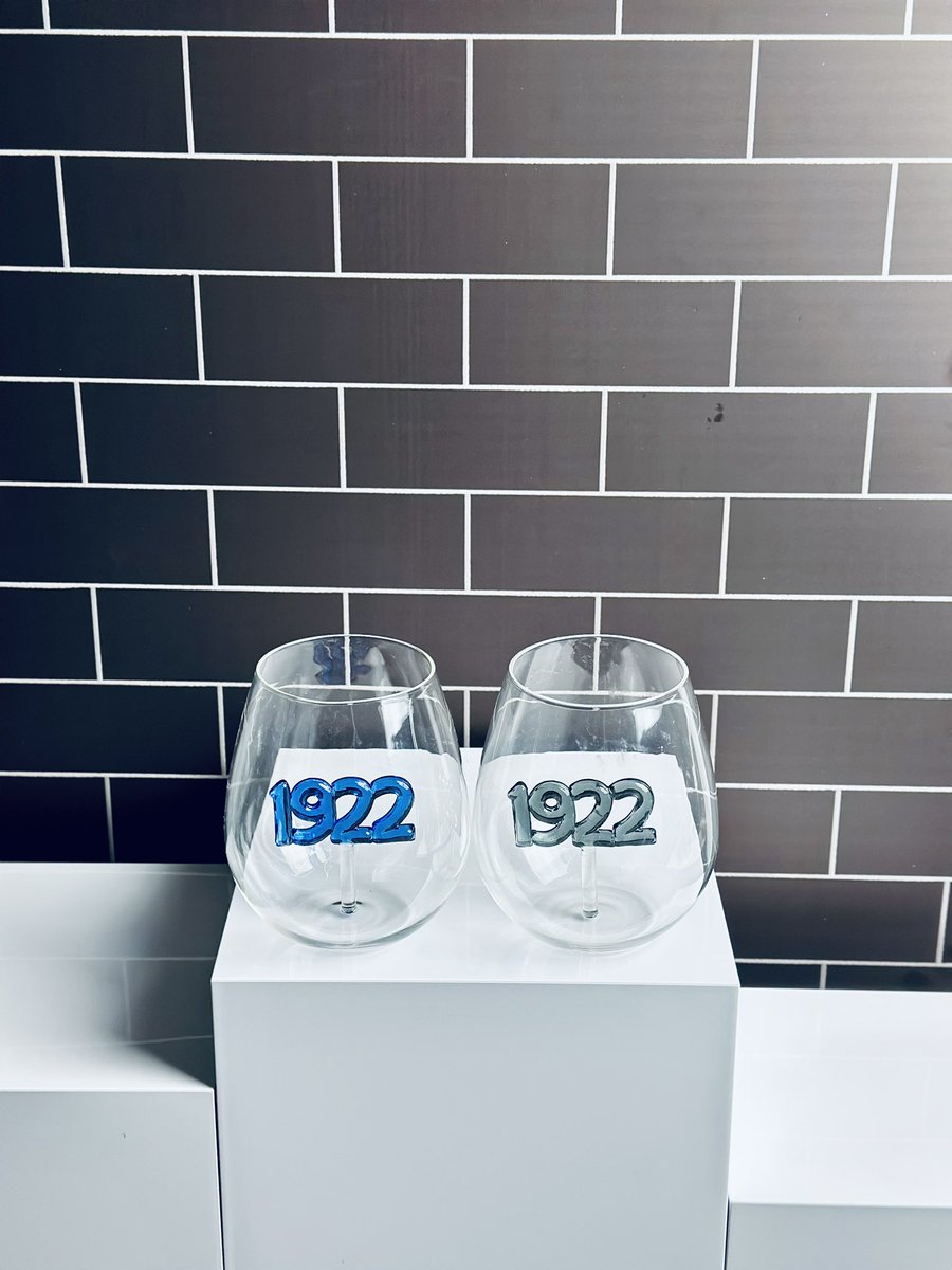 Xoxo_Tay__'s tweet photo. Okay friends I’m closing my wine glass business and everything is on sale for $5.00

I only have a little bit of my D9 collection left in stock. All orders over $75 will receive free shipping! 

Website link: https://t.co/FQszDUv7Qo https://t.co/CpbgEYEvwy
