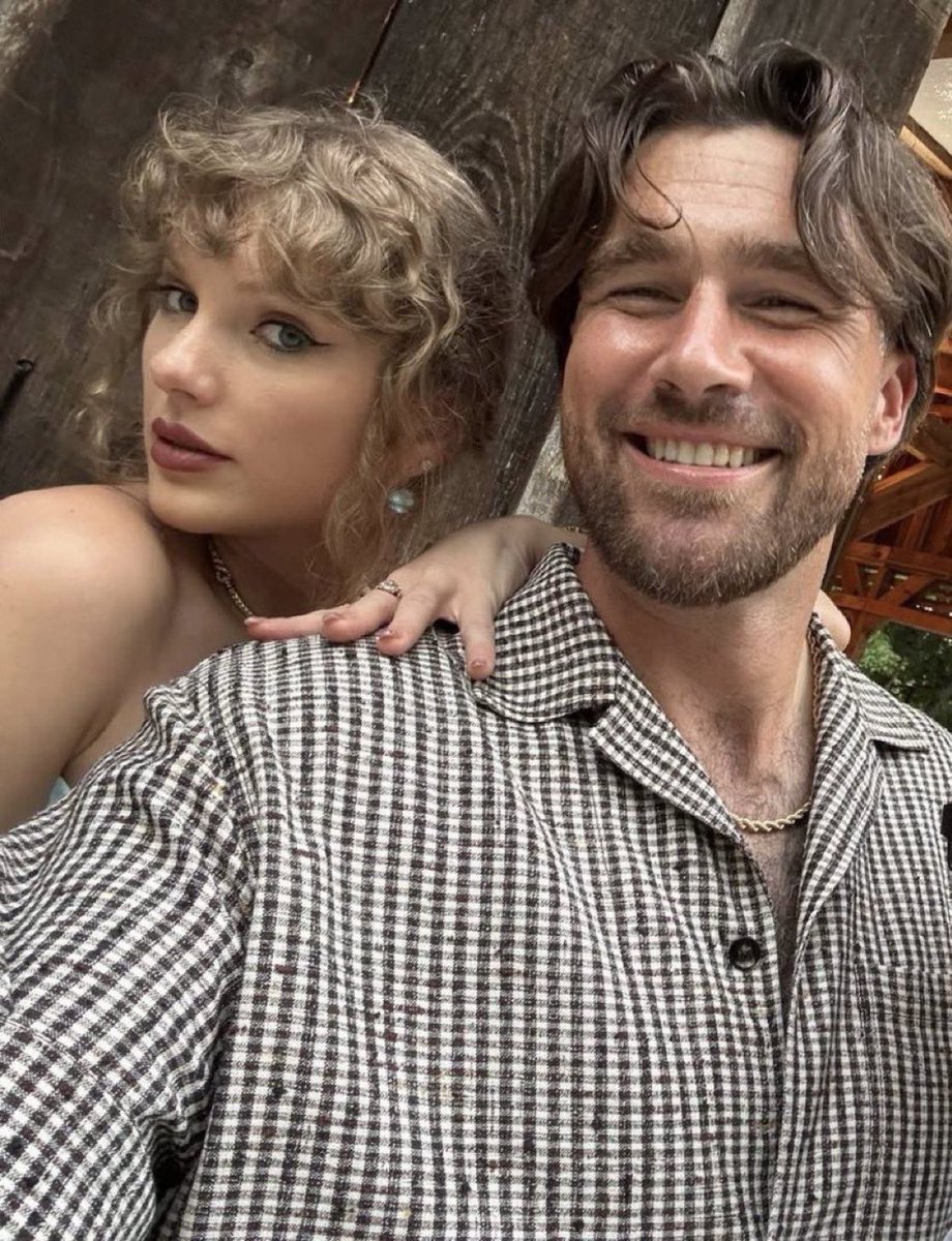 🚨| Taylor Swift and Travis Kelce from yesterday!