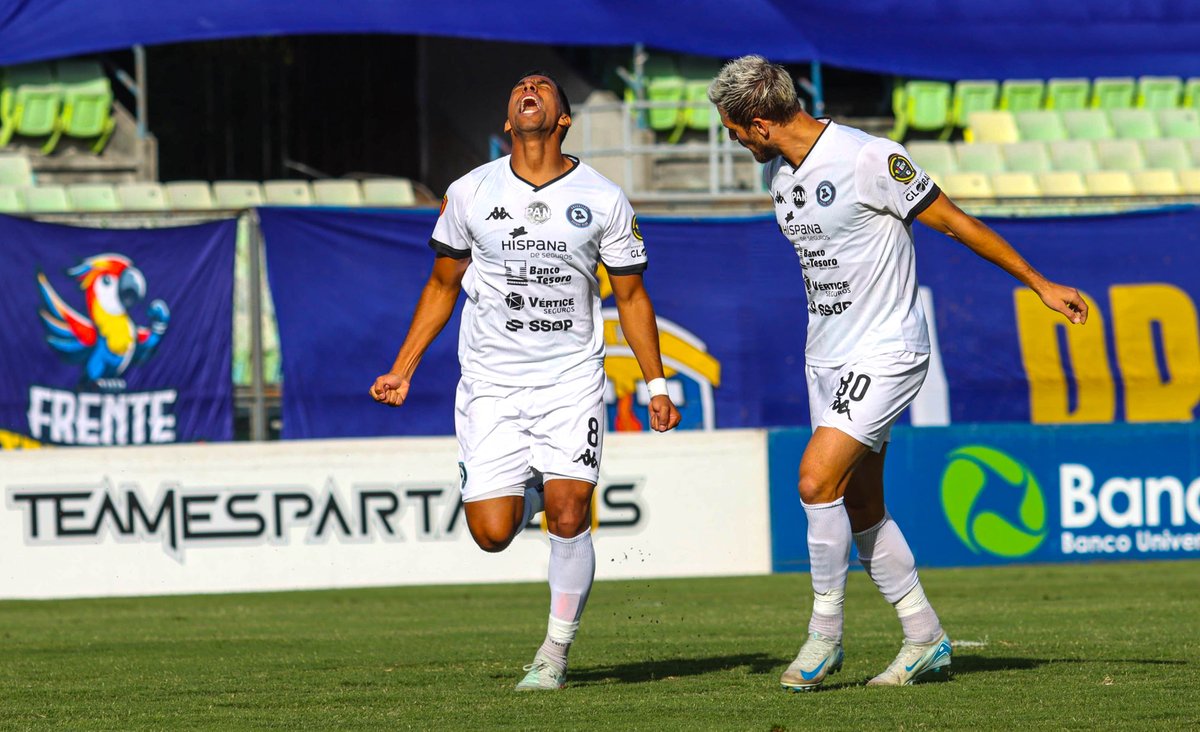 ¡Derechazo de Emerson! 🔝

Emerson Ruíz abrió su cuenta goleadora y marcó el primer tanto para los Orientales con un soberbio derechazo. 🔥

#LigaFUTVEBancoDeVenezuela #SomosAnzoategui 🔵