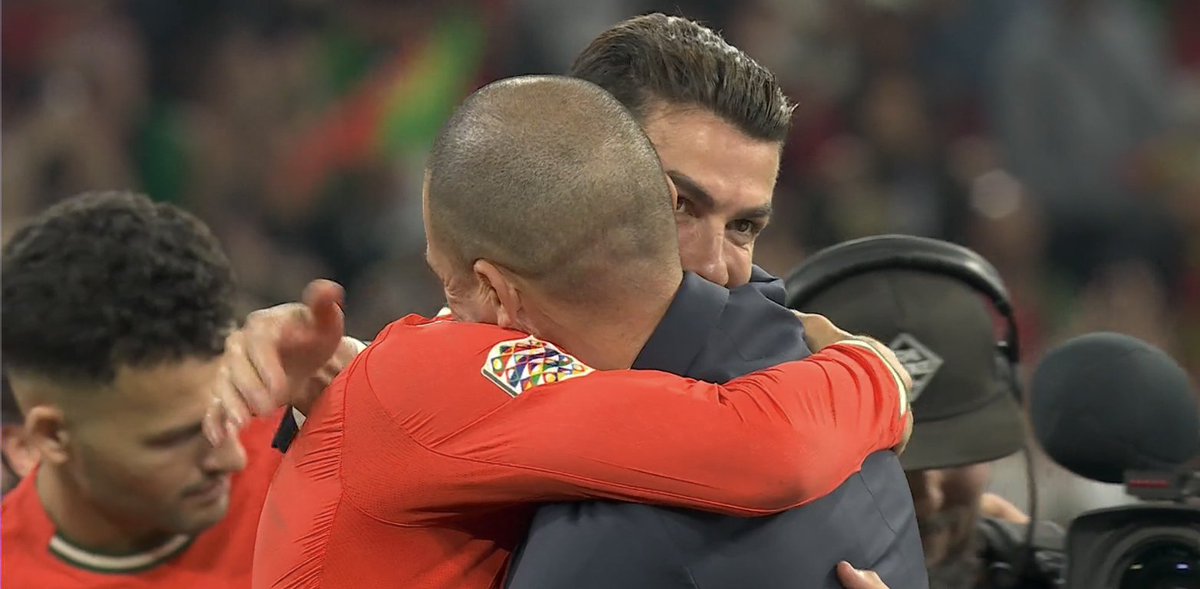 TouchlineX's tweet photo. 📸 - PEPE AND CRISTIANO RONALDO! https://t.co/7FfNpr2pzF