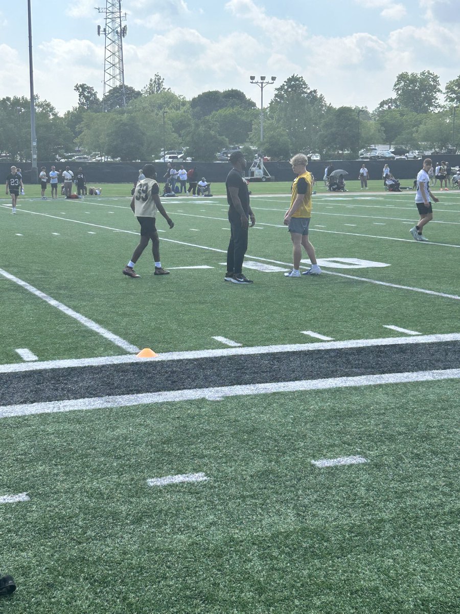 𝑀𝒾𝓁𝑜 𝐿𝑜𝓋𝑒𝓁𝑒𝓈𝓈 ⚡️ tweet media