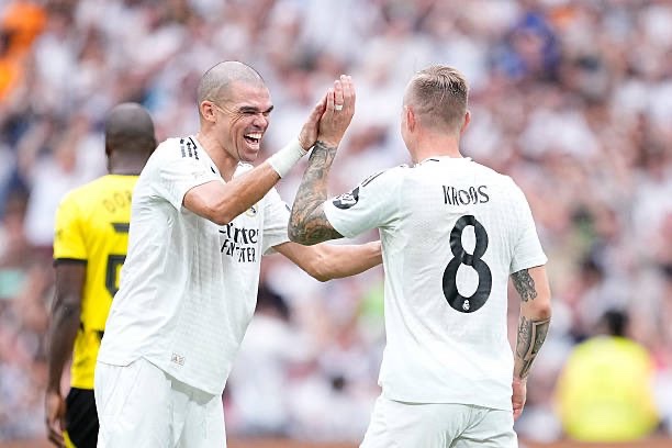 MadridUniversal's tweet photo. Pepe on Saturday.                         Pepe on Sunday. https://t.co/ibDnFO2OaW