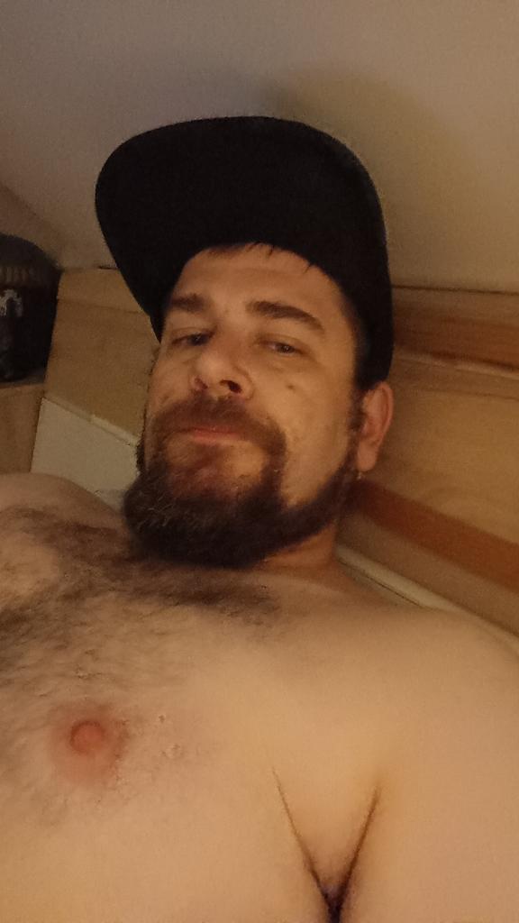 Good night fags and slaves...laying naked , shackled on the hard floor...from my huge kings size comfy bed
Good njght