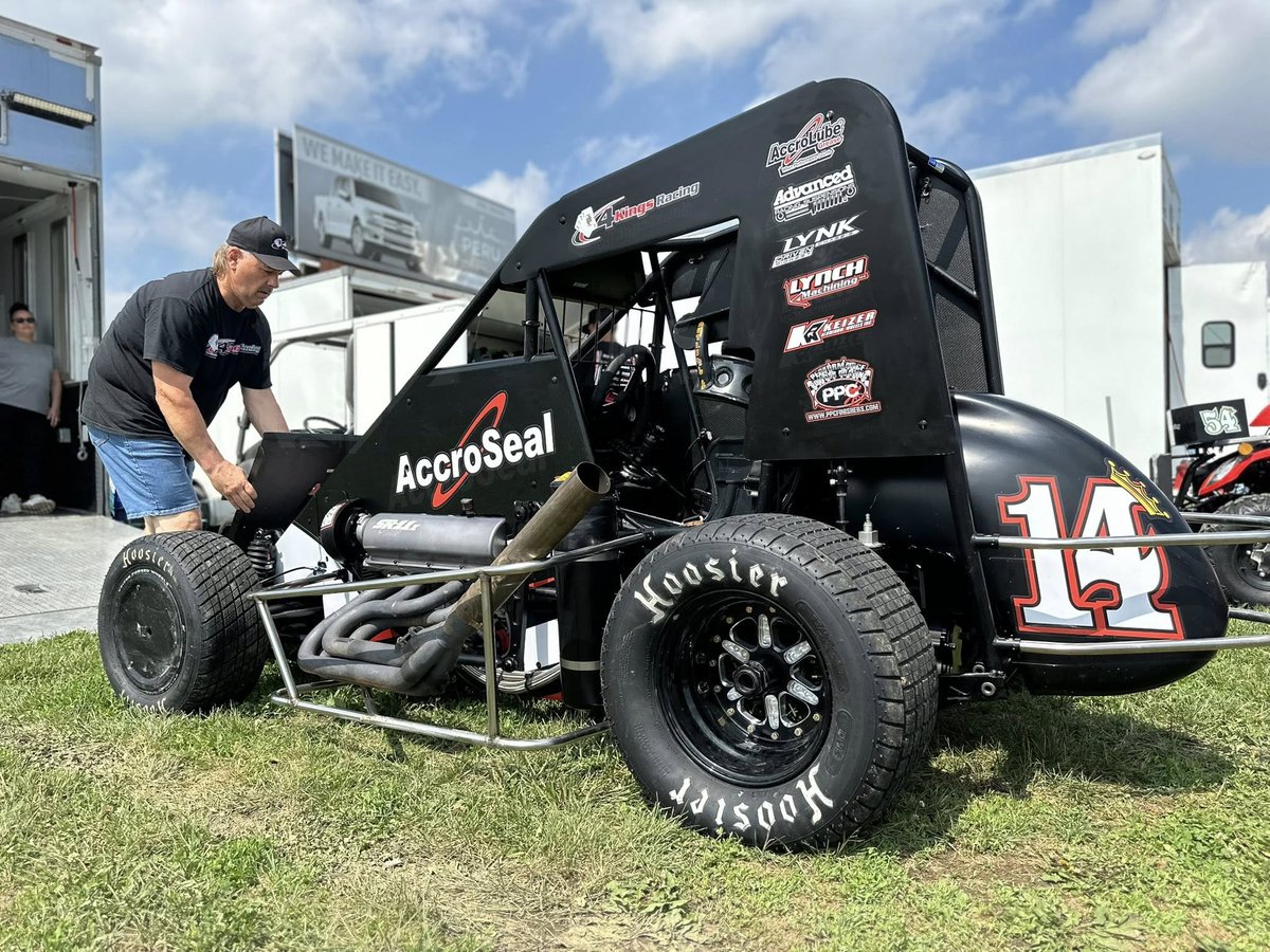 USACNation's tweet photo. 4⃣ drivers are pulling double-duty tonight at @kokomospeedway.
These four will compete in both the USAC @NosEnergyDrink National Midget & Kokomo Sprint Car divisions.
▪️ #63 @CaleCoons
▪️ #81G @RacinRy06
▪️ #97K @Kdrakeracing
▪️ #14 @kevinthomasjr https://t.co/oOnsyC8A39