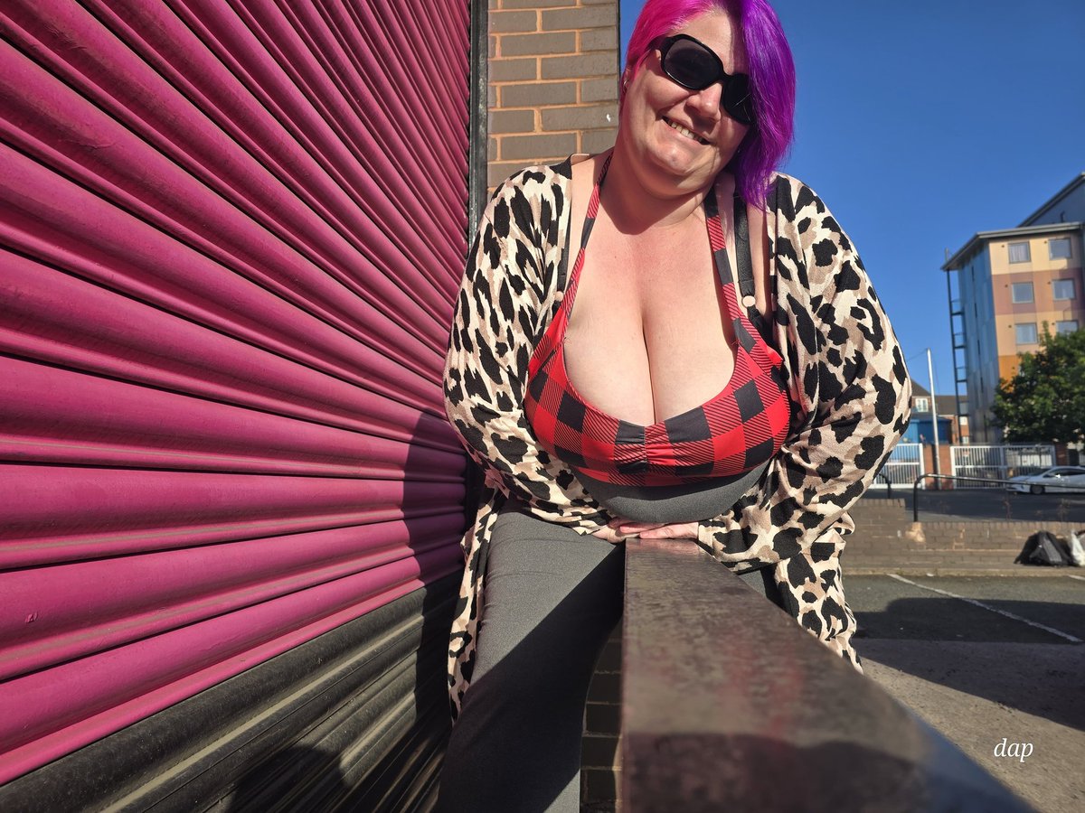 What a busy but fun week have a look at my onlyfans.com/sexysandrasboo… or adultwork.com/sexyslutsandra  and have a good night 😴
Photo by <a href="/awsome115115/">double A photos</a>
