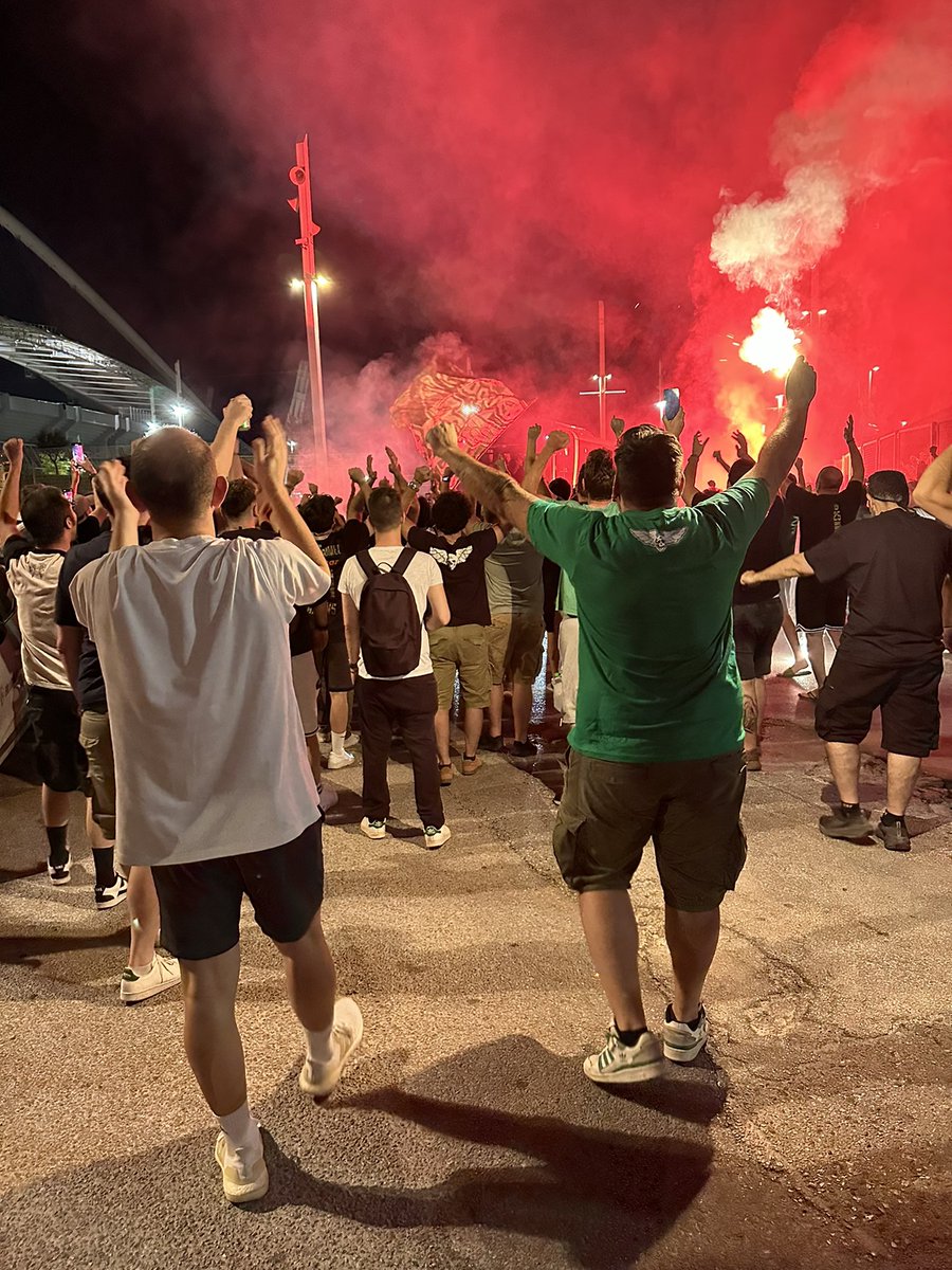 "Ο Παναθηναϊκός ειναι οικογένεια μας. Και μόλις κάνουμε οικογένεια ειναι το δεύτερο πιο σημαντικό πράγμα της ζωής μας. Αυτο είναι ο Παναθηναϊκός και πρέπει να τον αγαπάς και να τον προστατεύεις."

#paobc