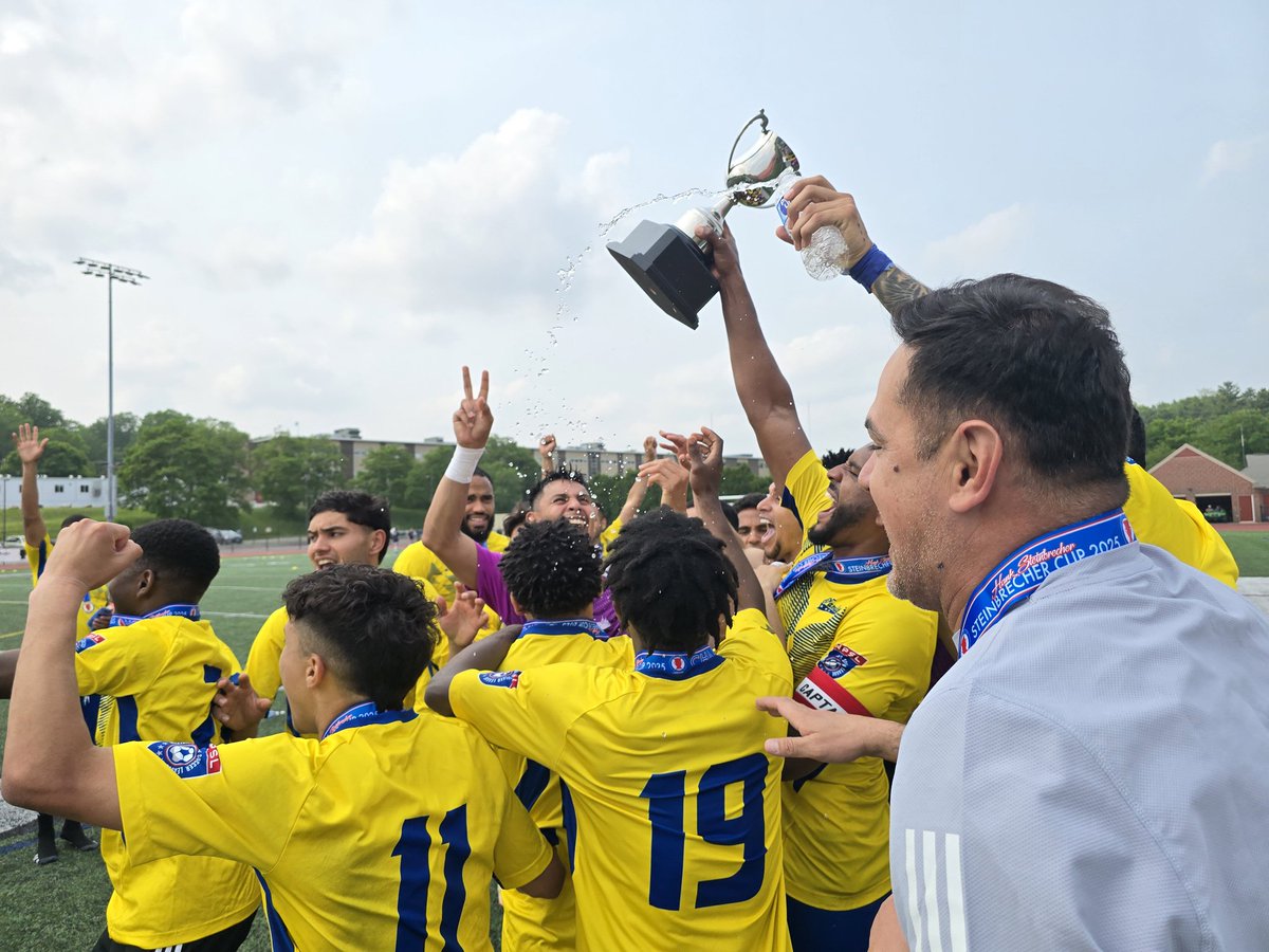 JohnPMotta's tweet image. Congratulations to @elfarolito_npsl for lifting the Championship #SteinbrecherCup! Great final with @SUSCPhantoms playing a fantastic game and holding El Farolito to a 1 -0 win! @NPSLSoccer @ussoccer