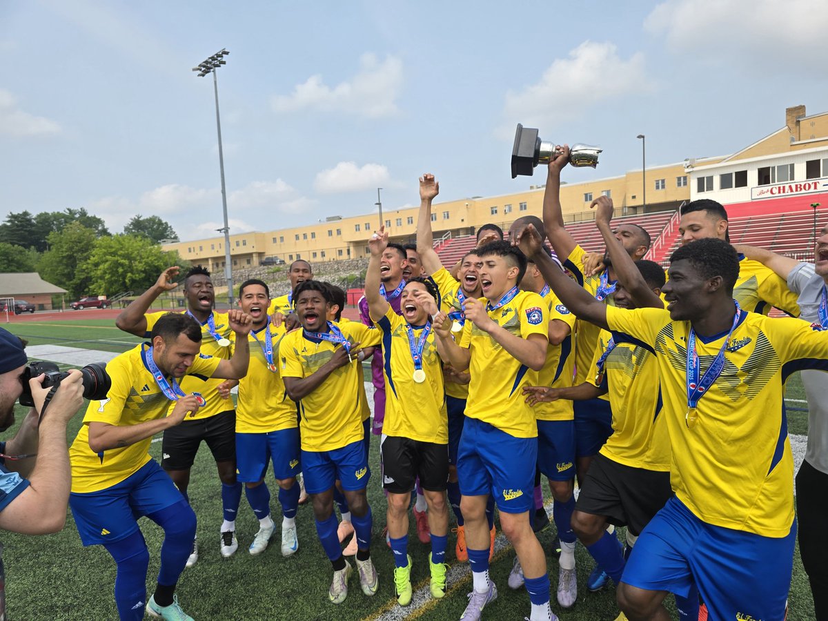 JohnPMotta's tweet image. Congratulations to @elfarolito_npsl for lifting the Championship #SteinbrecherCup! Great final with @SUSCPhantoms playing a fantastic game and holding El Farolito to a 1 -0 win! @NPSLSoccer @ussoccer