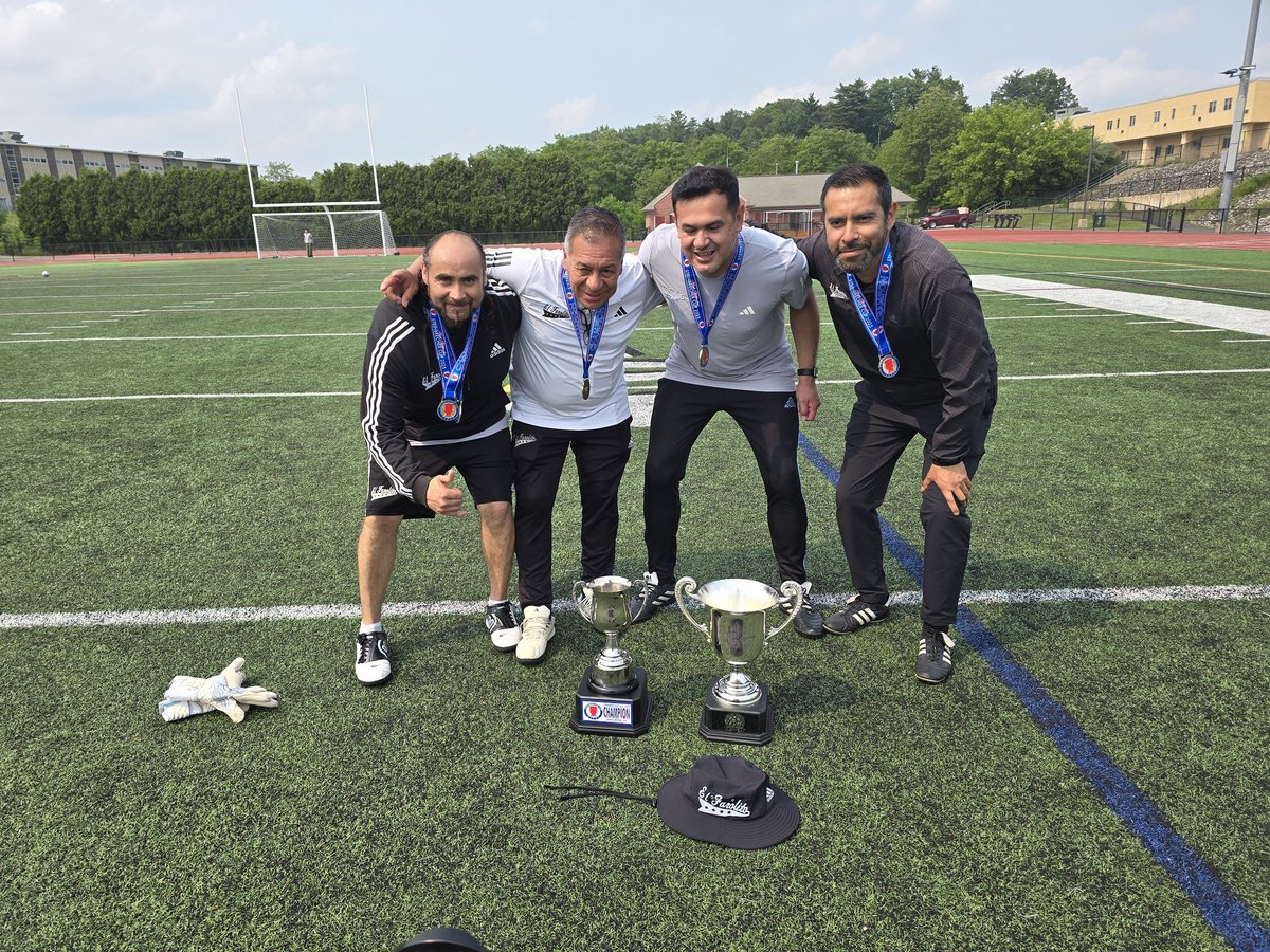 JohnPMotta's tweet image. Congratulations to @elfarolito_npsl for lifting the Championship #SteinbrecherCup! Great final with @SUSCPhantoms playing a fantastic game and holding El Farolito to a 1 -0 win! @NPSLSoccer @ussoccer