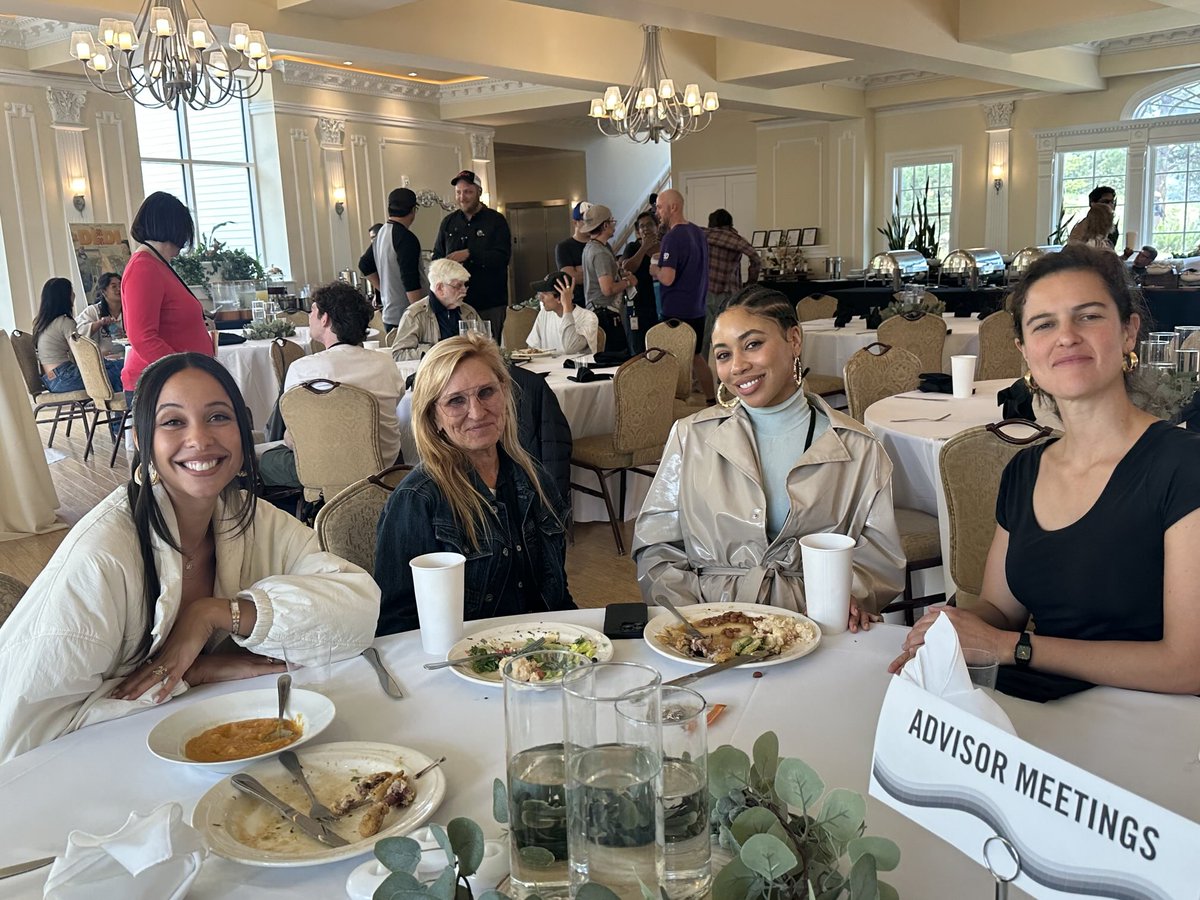 SundanceSatter's tweet image. Lunch meetings @sundanceorg Directors Lab: Co-Writers/Directors/Actors Kasey Elise Walker & Andrea Ellsworth (Project:THE DISPUTE) with Creative Advisor DP Amy Vincent and Shooting DP Gemma Doll-Grossman.