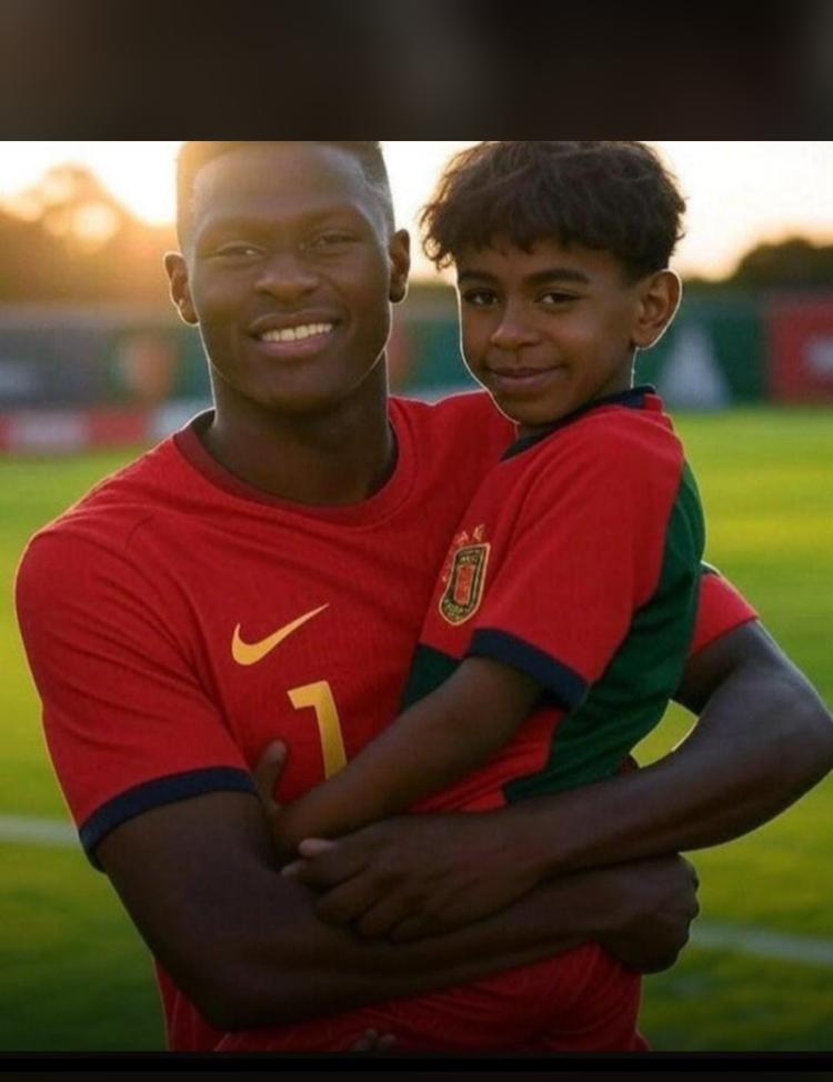 Did I just see this?😭😂
#Ronaldo #MENDES #nunomendes #Yamal #balondor #Portugal #PortugalVsSpain #Spain #NationsLeague