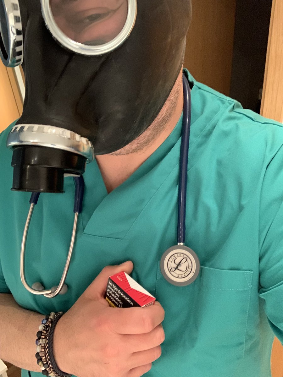 downsmokesp's tweet photo. I bought a gas mask and I'm trying it out while I take some photos. #gasmask #gasmaskmonday #medicalfetish #smoke #smokingfetish https://t.co/auCMt0ytZh