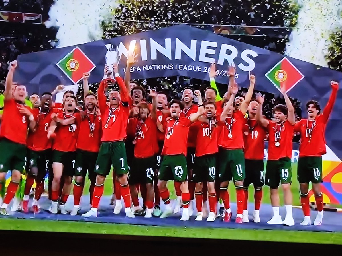 goncalosant's tweet photo. É nossa Caralho!!!!!
Portugal !!!!!!
🇵🇹🇵🇹🇵🇹🇵🇹🇵🇹
SSSSSSSIIIIIIIIIIUUUUUUUUUU!!!! https://t.co/gx6mIVgybz