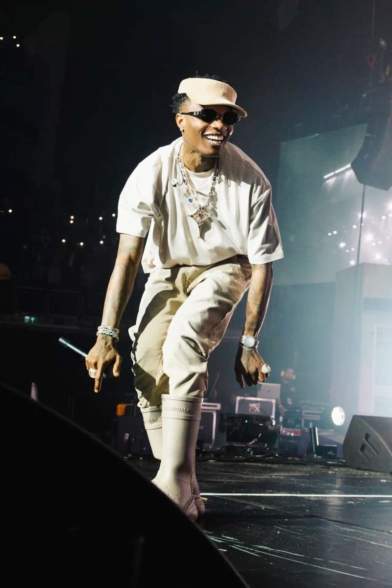 Like &amp; Rt this tweet if Ronaldo &amp; Wizkid are your GOATs.