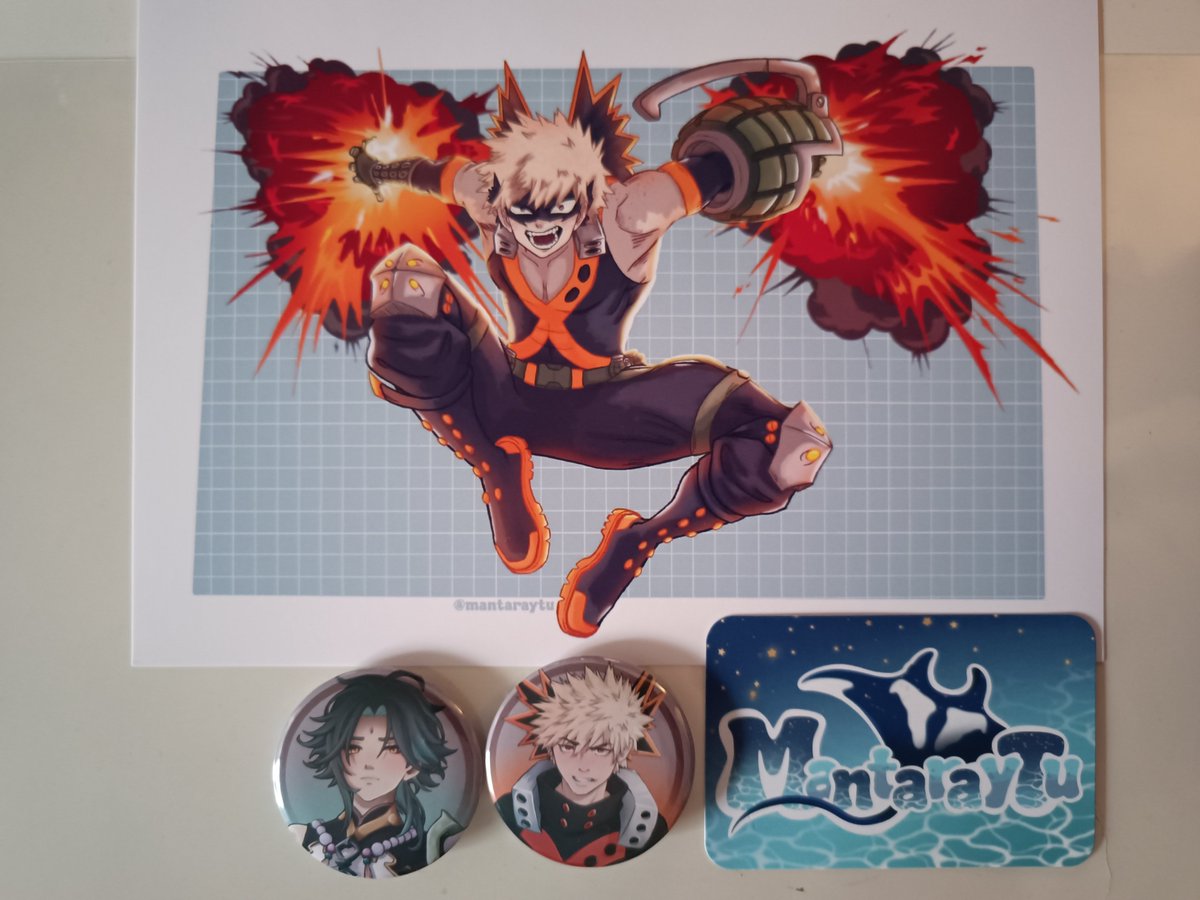 Zeit für meine Dokomi-Ausbeute! Toller flauschiger Pulli von PhuiPhuiStudio, richtig schöne Artworks von <a href="/AngryYuna/">Yuna</a>, endlich das Rin&amp;Len Artwork bekommen, letzte Dokomi war's ausverkauft xD
Dann noch tolle Genshin-Artworks von <a href="/vetur02/">Arinara ✨</a> und Bakugo &amp; Xiao von <a href="/Mantaray_tuborg/">🌊Mantaraytu🦈</a> :3