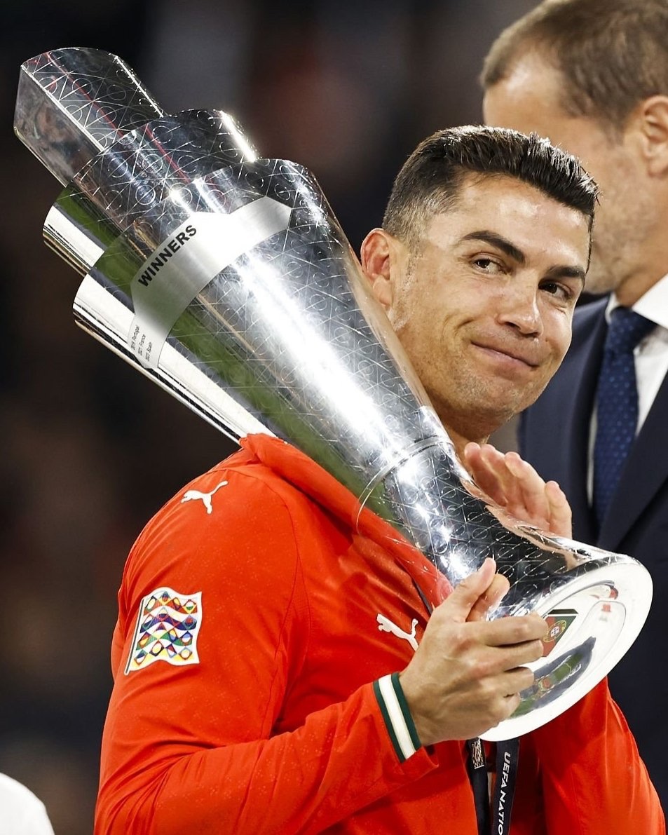 realfrance_fr's tweet image. 📶 À 40 ans, Cristiano Ronaldo dans cette Ligue des Nations c'est:

- Buteur en quart 
- Buteur en demi
- Buteur en finale 
- 8 buts en 9 matchs dans la compétition 
- le titre