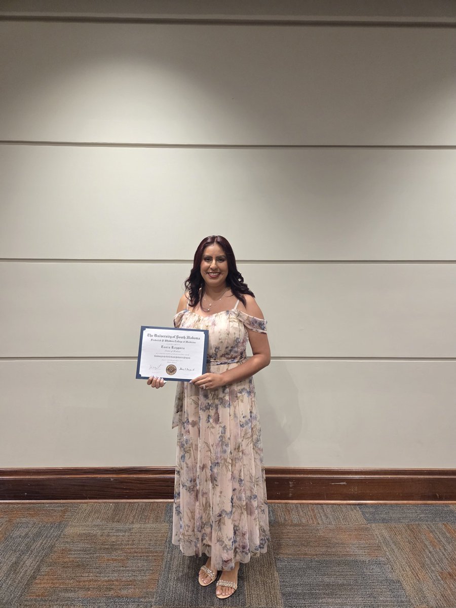 DraRaygoza's tweet image. Pediatric doctor 🥹👩🏽‍⚕️💕 #peds #graduation #latinasinmedicine