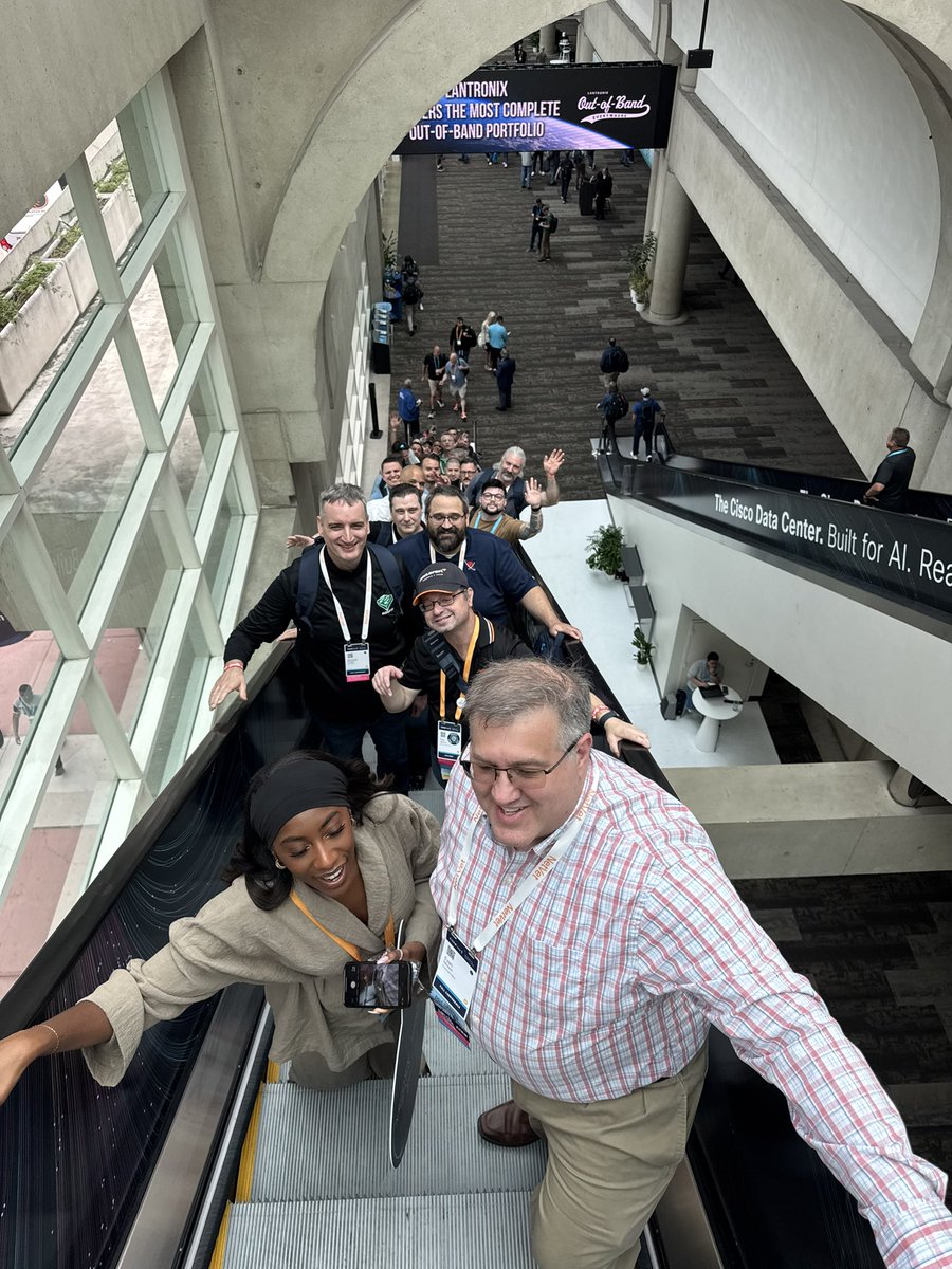 cantechit's tweet image. Insider Advocates @CiscoChampion on the tour around #CiscoLive with @eyepv6 Shannon McFarland @CiscoStore and @CiscoTVMedia