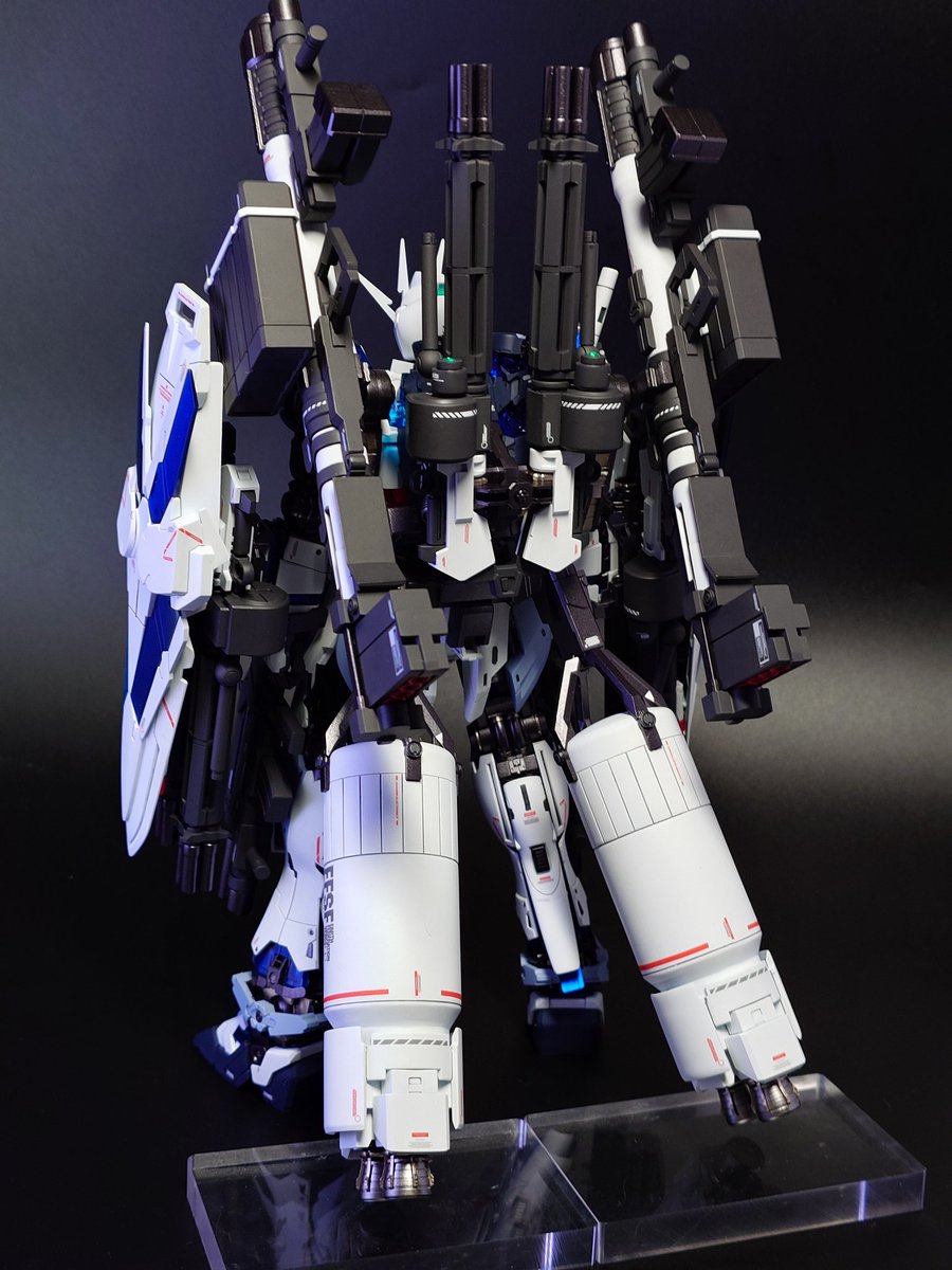 改めて、八展2025向けに製作した、MGナラティブガンダム完成しました！
名付けてナラティブD装備、通称フルアーマーナラティブです！

詳細は以下ツリーに続きます。
#プラモ見せあって憂鬱な月曜を乗り切ろうぜ 
#ナラティブガンダム
#八展2025